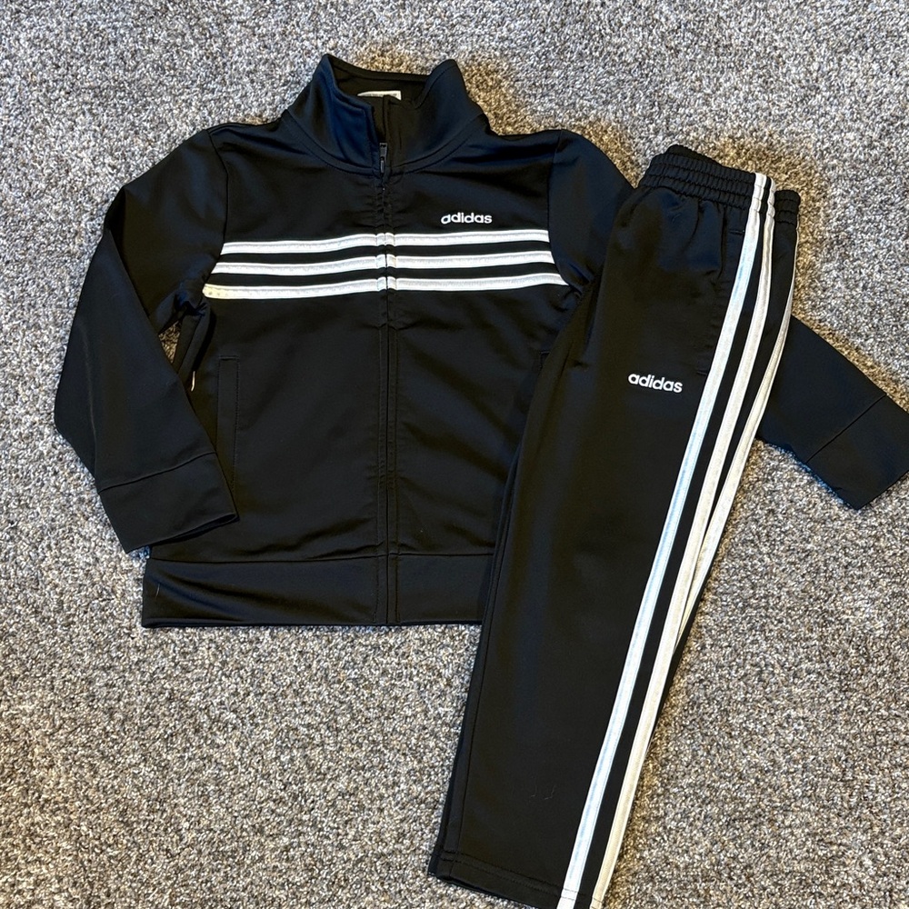 Adidas Kids tracksuit - Picture 1 of 3